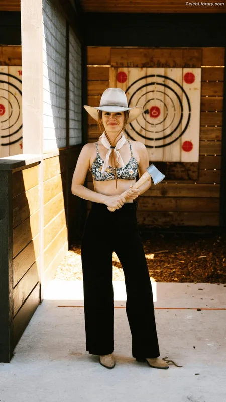 Rachel Bilson photo 16 of 404
