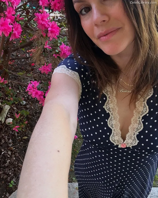 Rachel Bilson photo 20 of 404