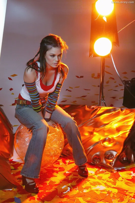 Rachel Bilson photo 19 of 404