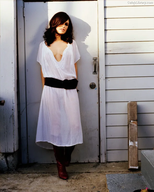 Rachel Bilson photo 13 of 404