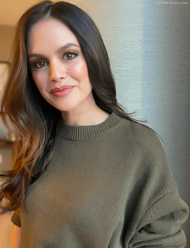 Rachel Bilson photo 7 of 404