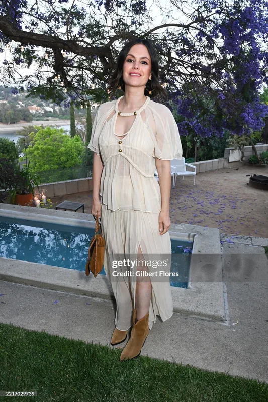 Rachel Bilson photo 24 of 404