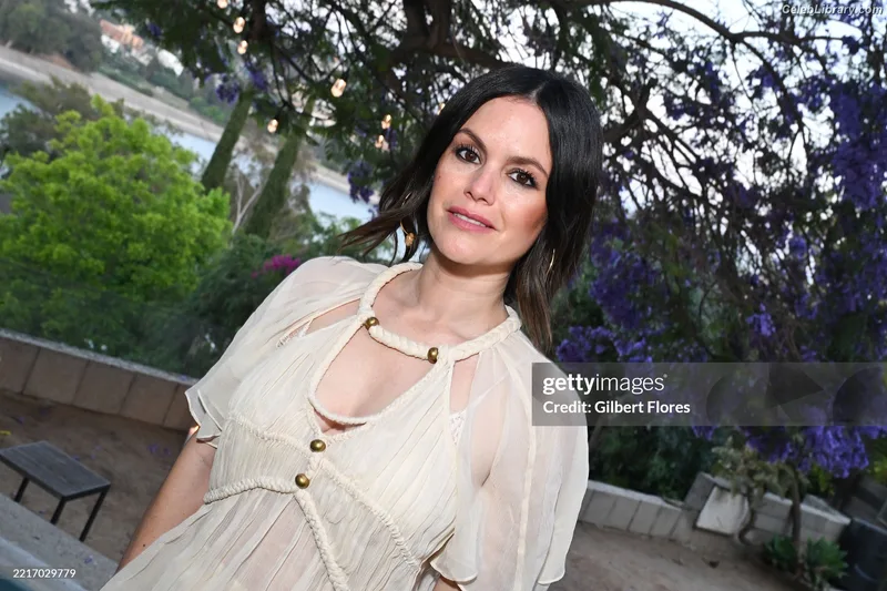 Rachel Bilson photo 2 of 404