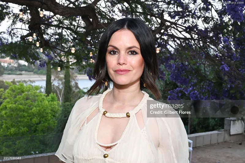 Rachel Bilson photo 3 of 404