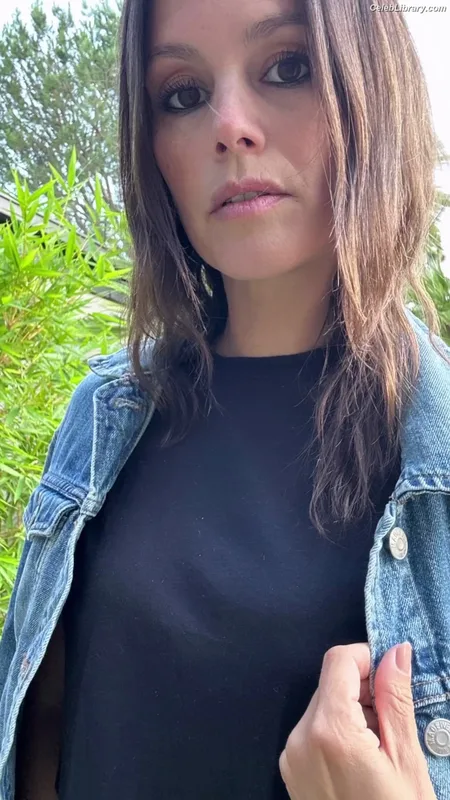 Rachel Bilson photo 3 of 404
