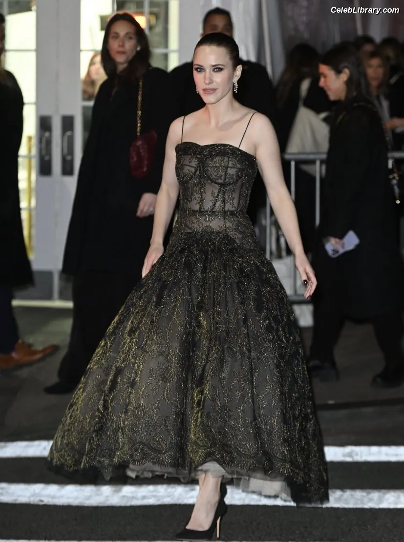 Rachel Brosnahan photo 20 of 1305