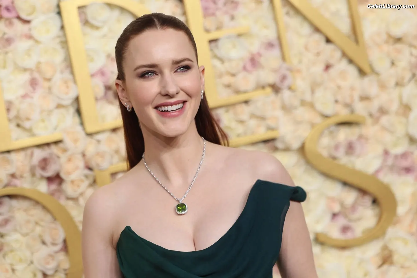 Rachel Brosnahan photo 8 of 1305