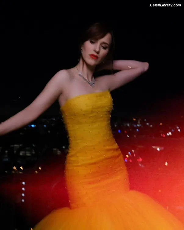 Rachel Brosnahan photo 10 of 1305