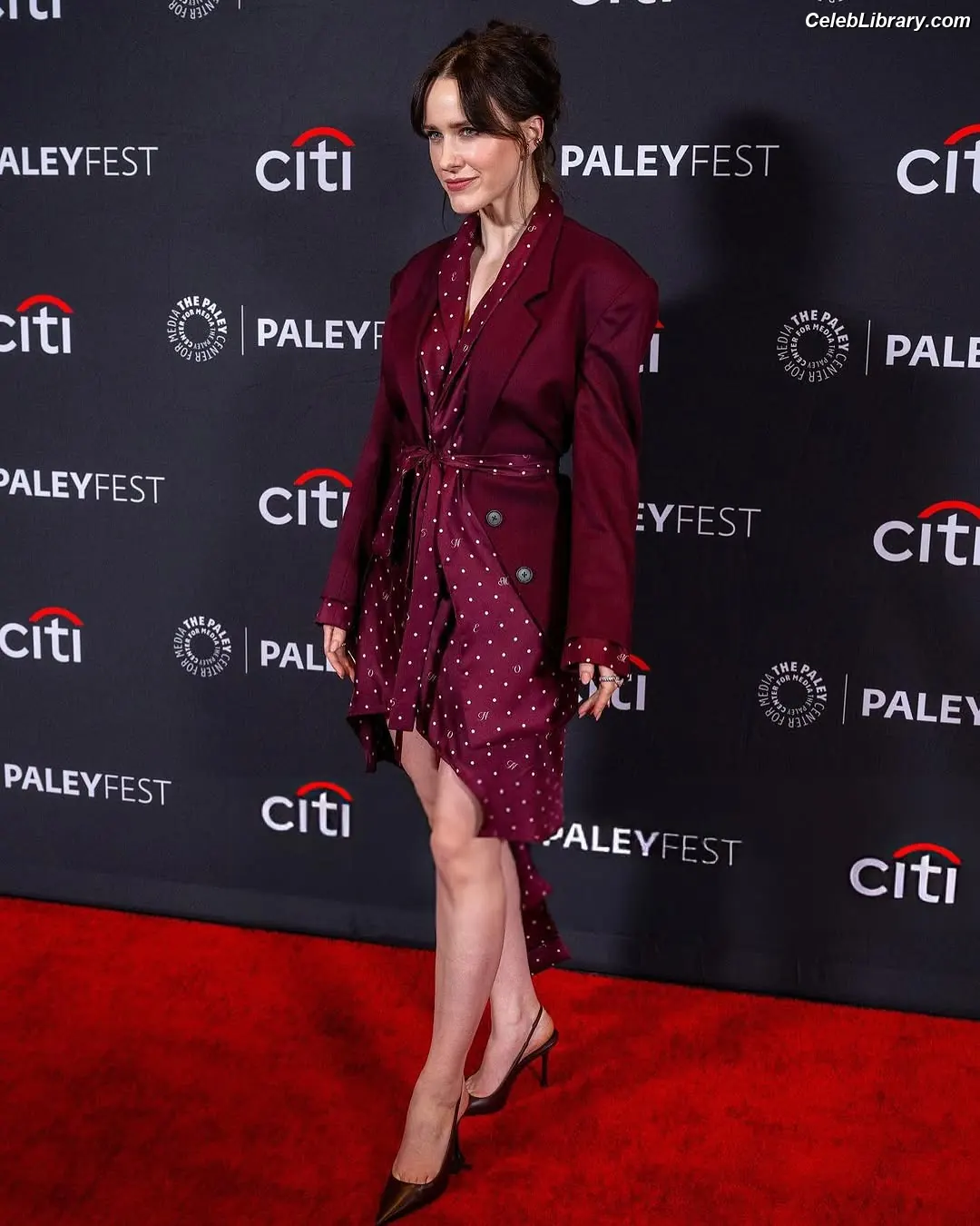 Rachel Brosnahan photo 16 of 1305