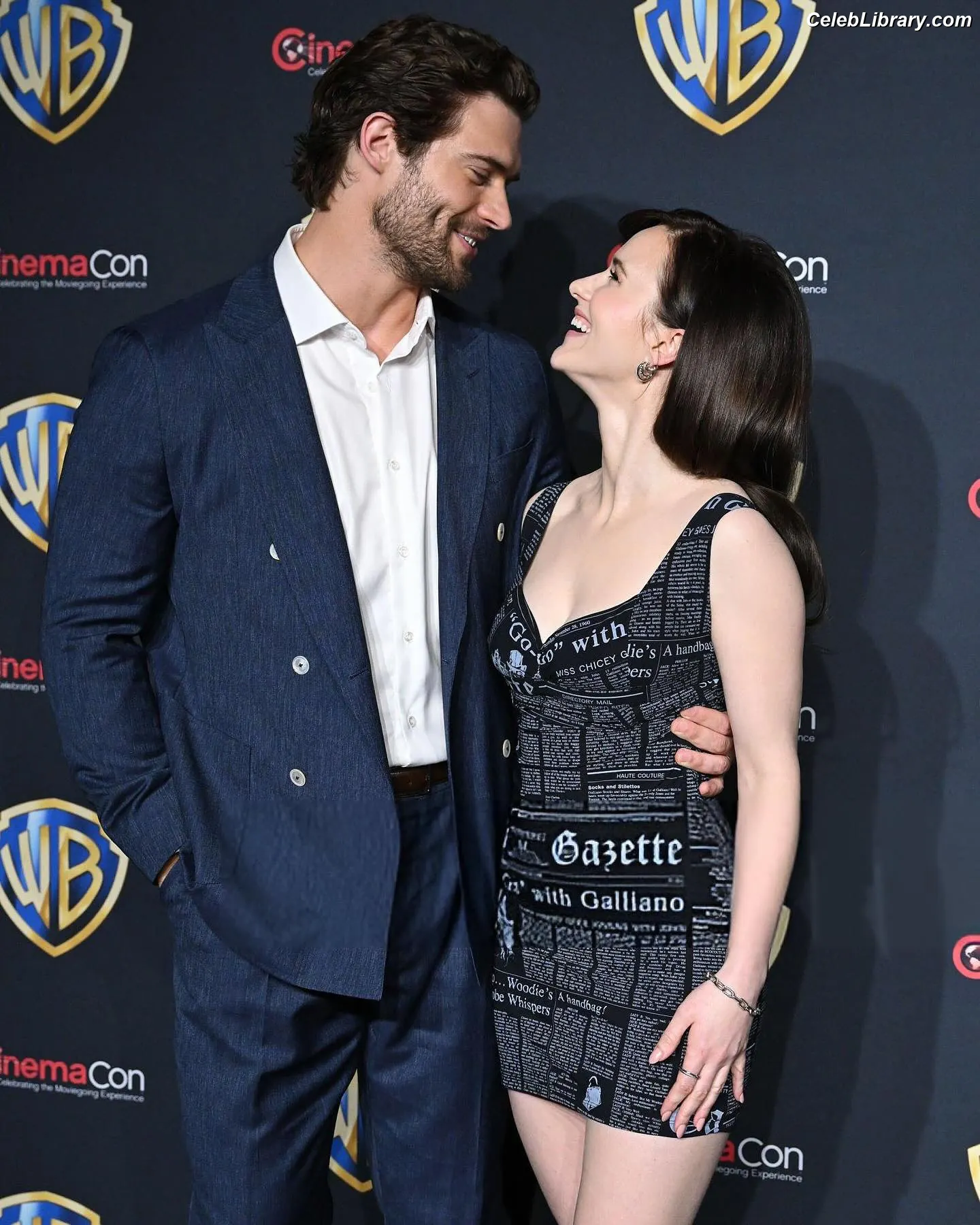 Rachel Brosnahan photo 9 of 1305