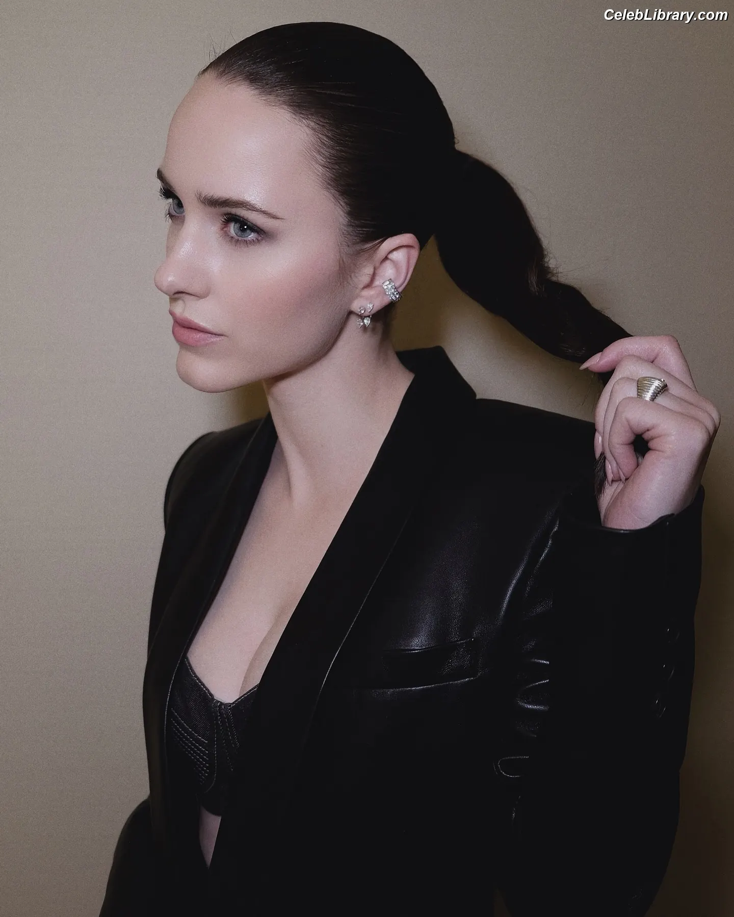 Rachel Brosnahan photo 19 of 1305