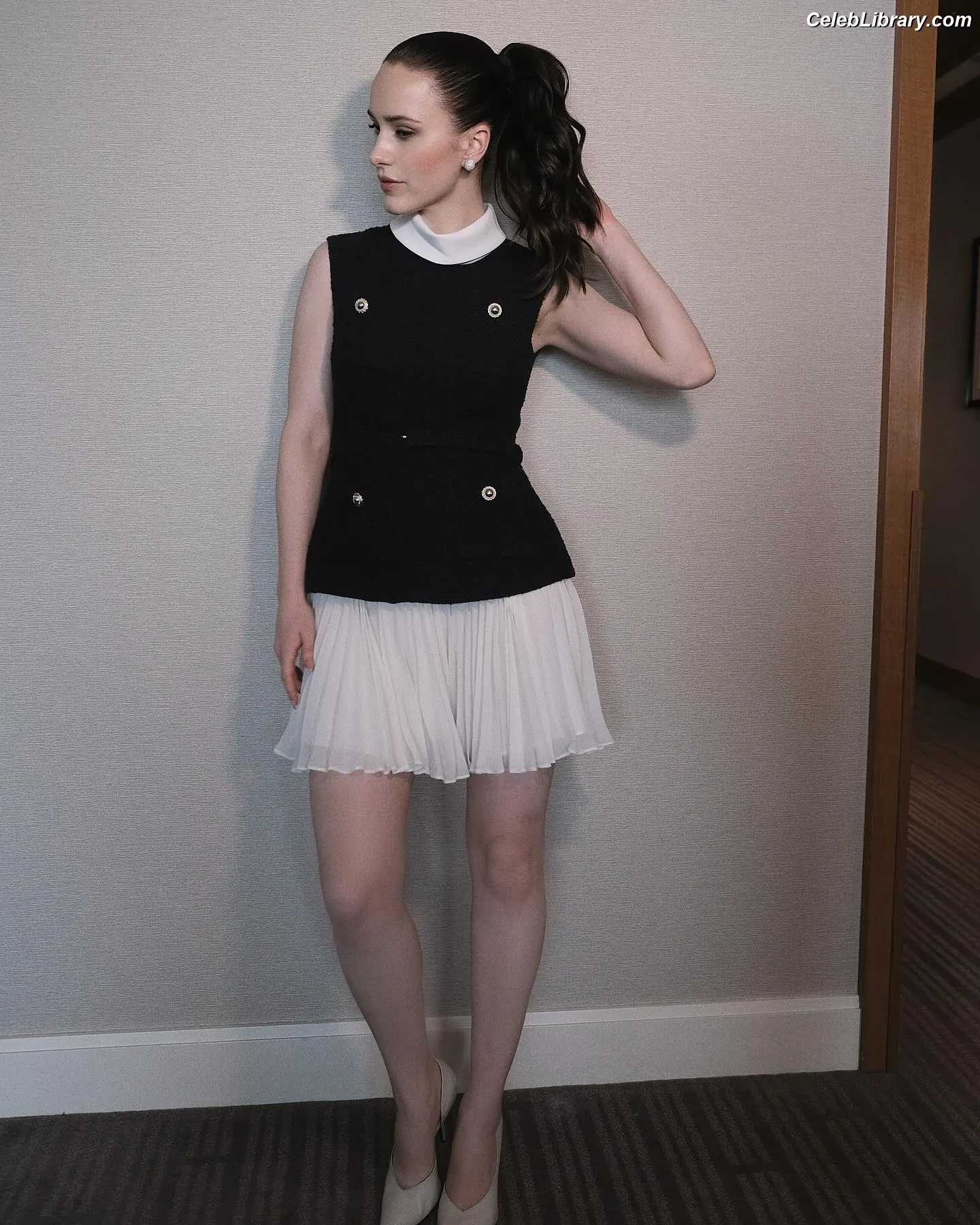 Rachel Brosnahan photo 5 of 1305