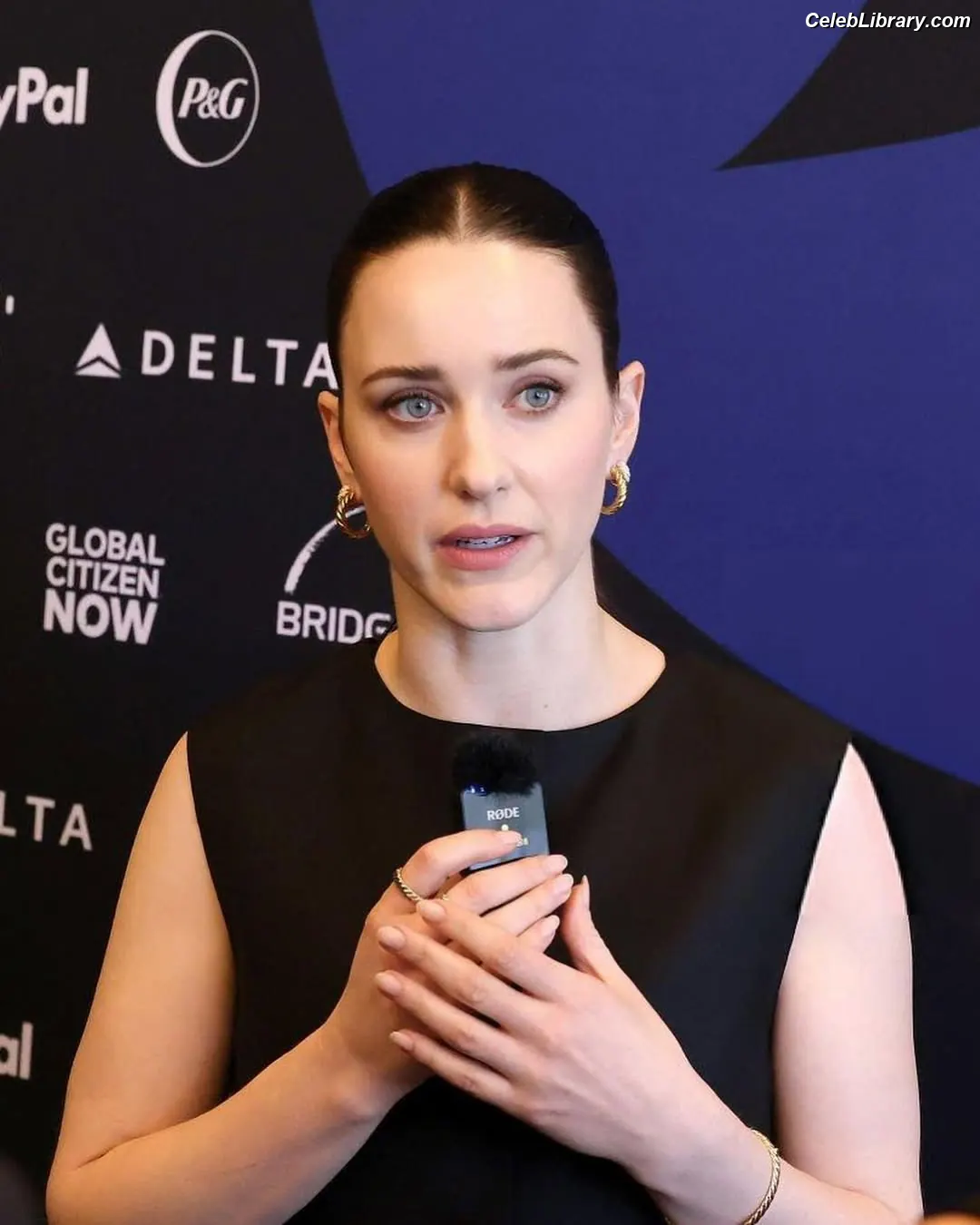 Rachel Brosnahan photo 12 of 1305