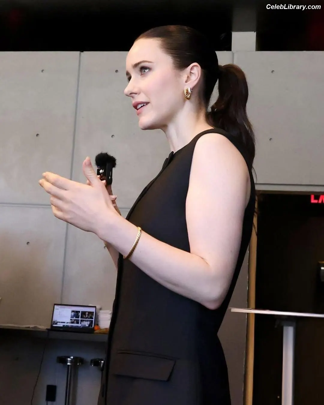 Rachel Brosnahan photo 13 of 1305