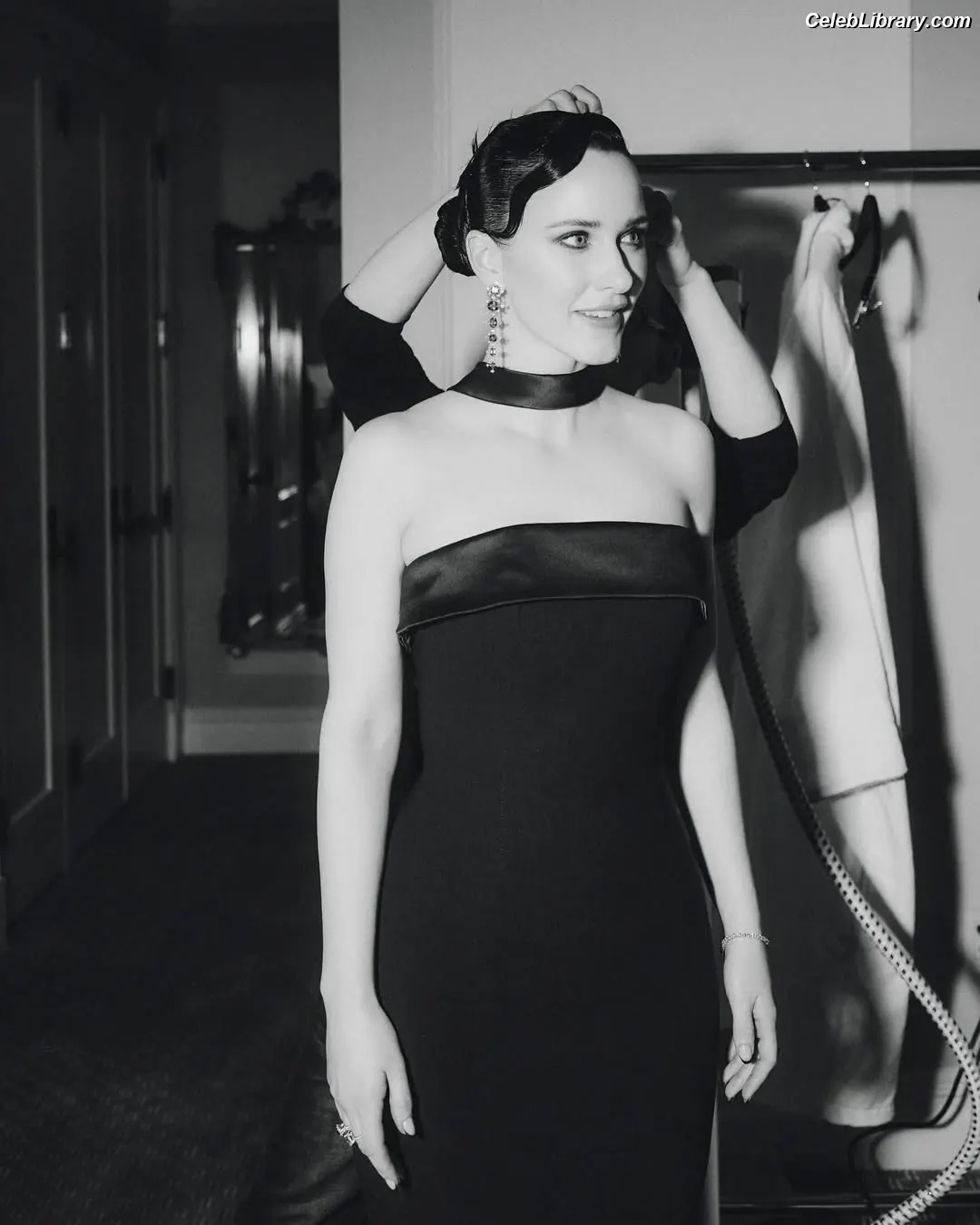Rachel Brosnahan photo 6 of 1305