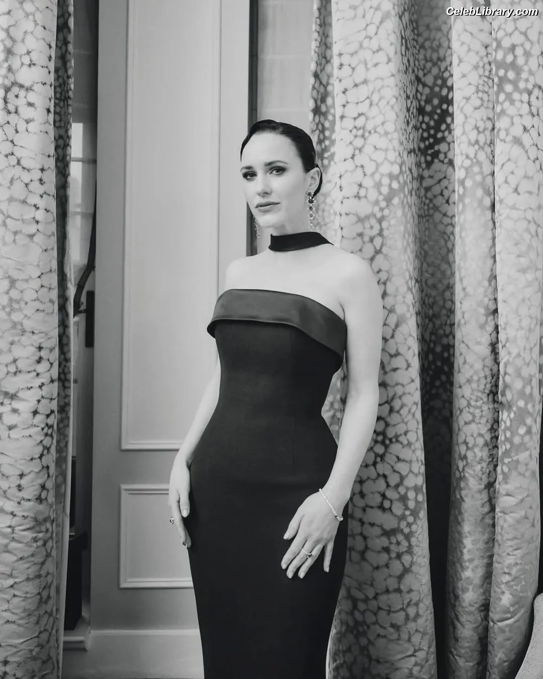 Rachel Brosnahan photo 11 of 1305