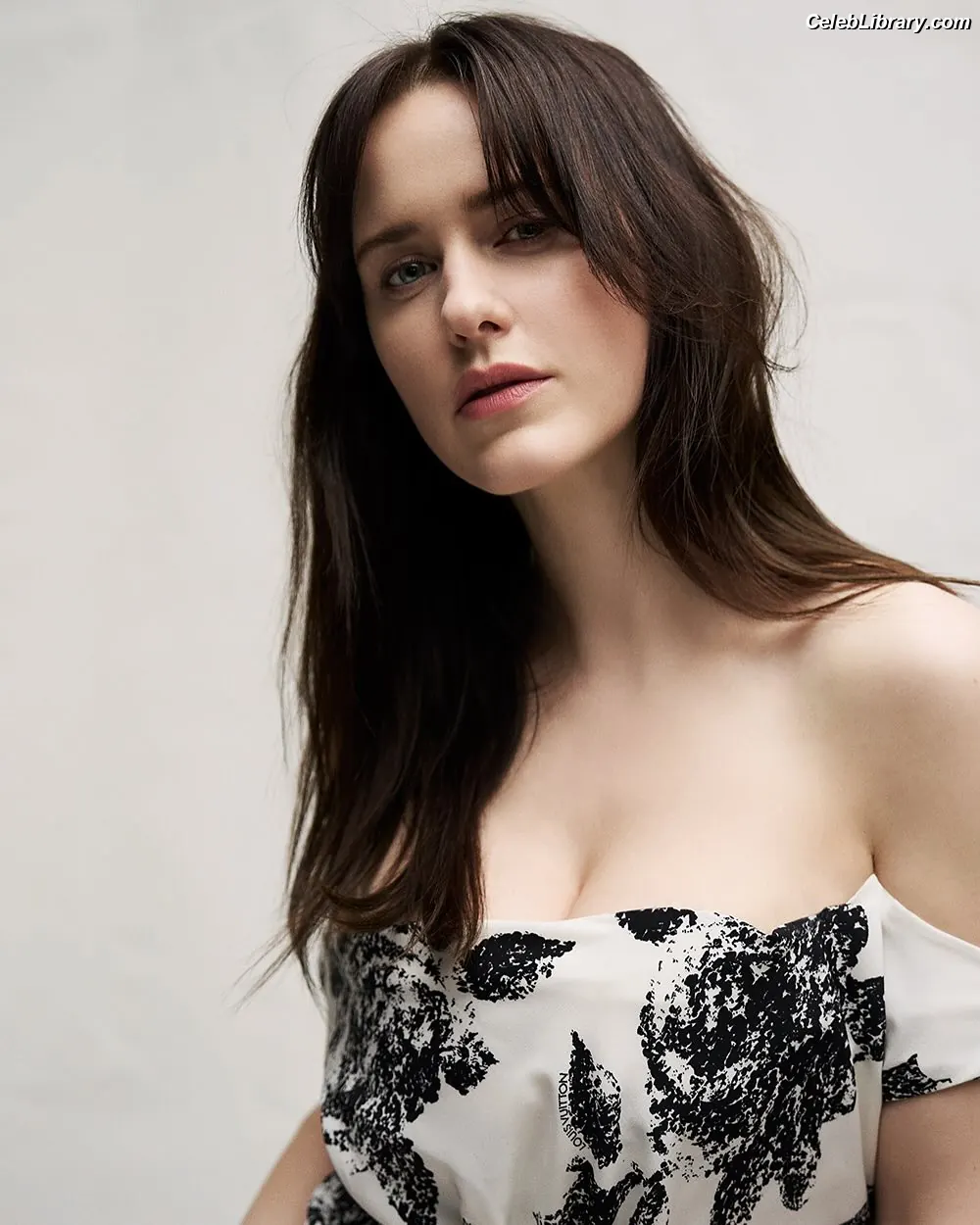 Rachel Brosnahan photo 10 of 1305