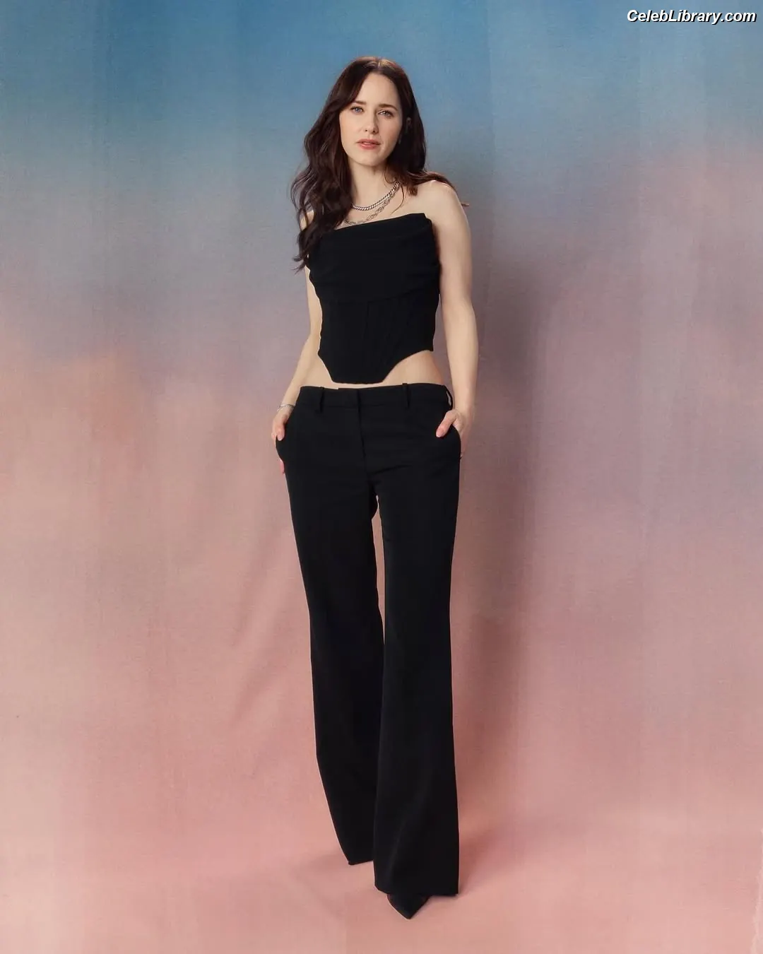 Rachel Brosnahan photo 16 of 1305