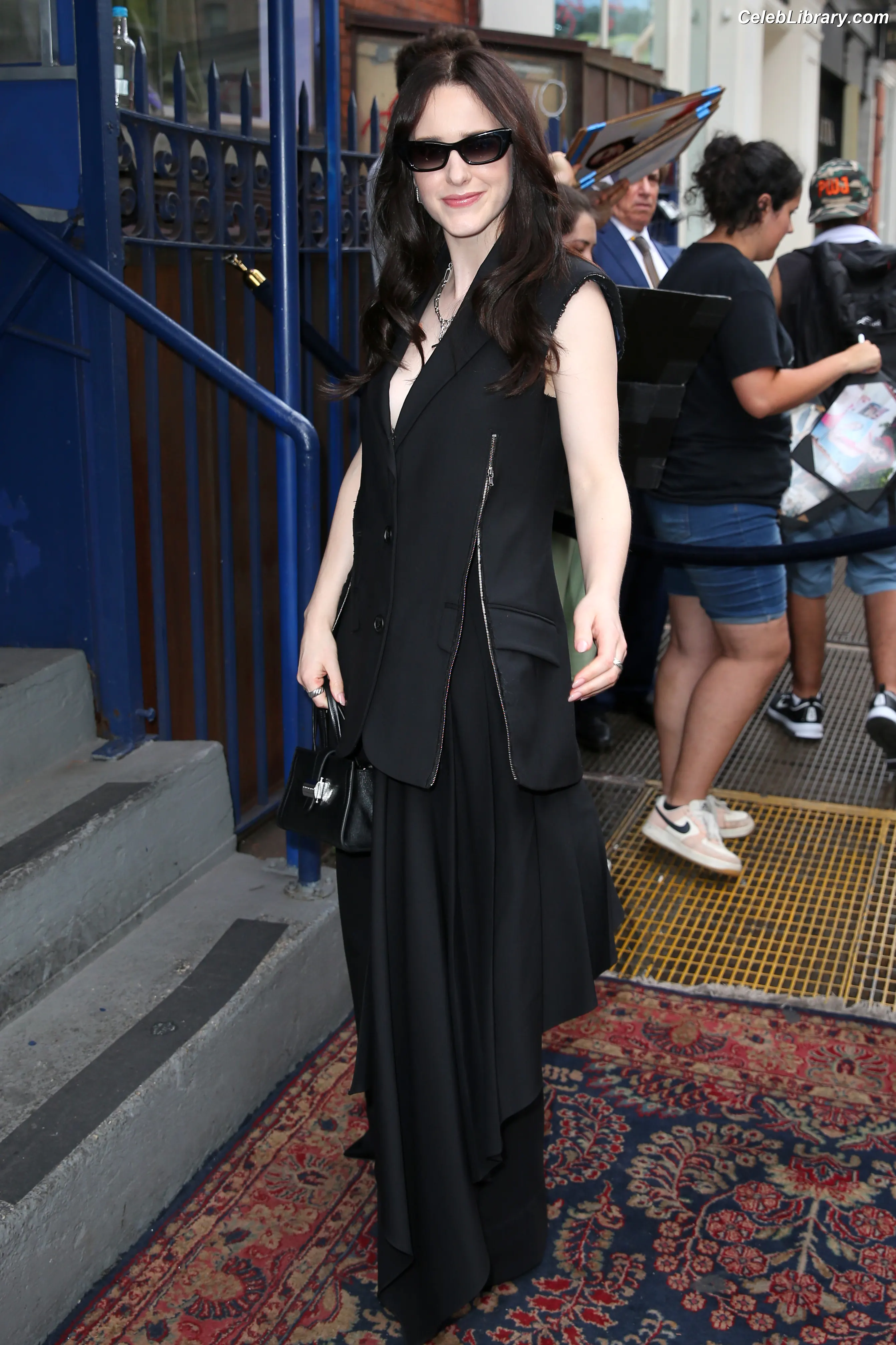 Rachel Brosnahan photo 4 of 1305