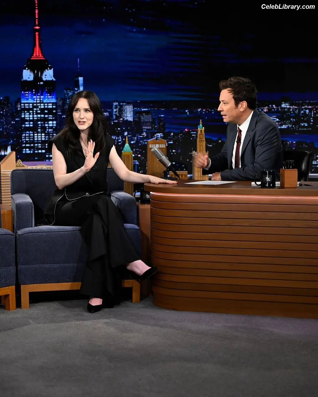 Rachel Brosnahan photo 3 of 1305