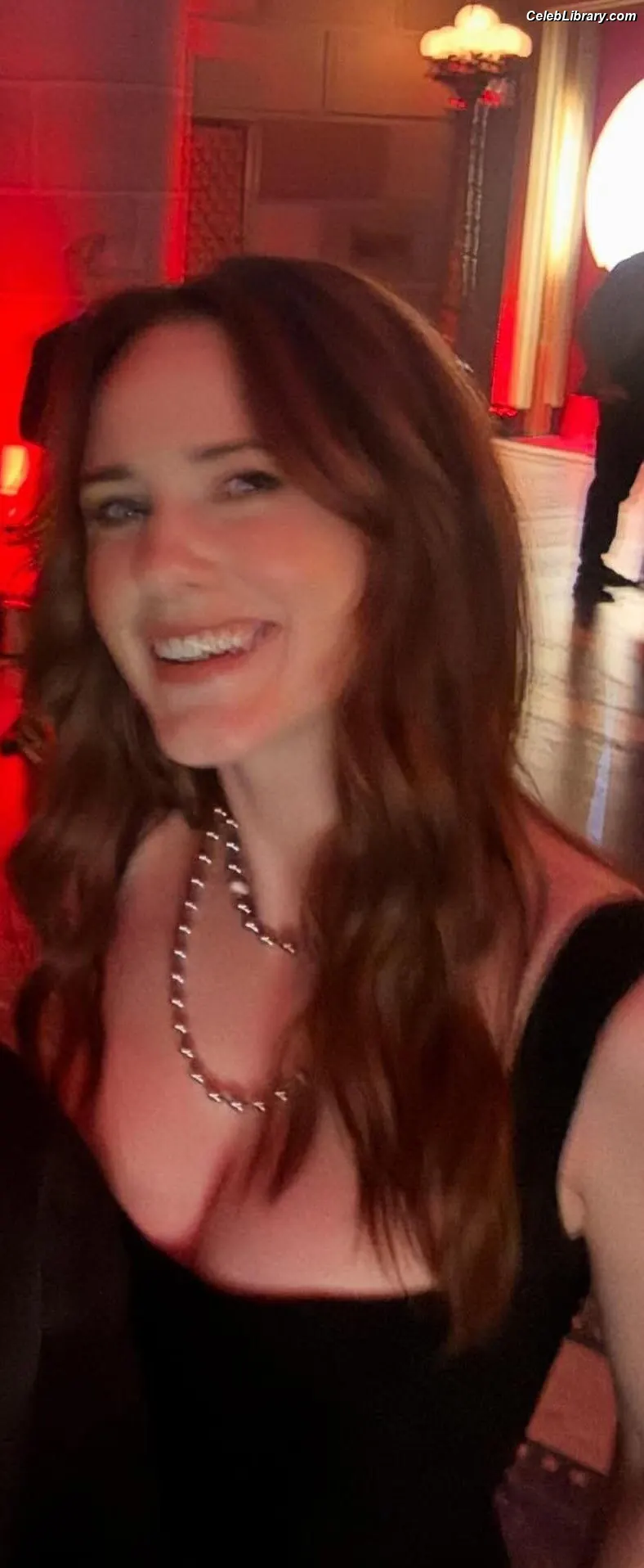 Rachel Brosnahan photo 8 of 1305