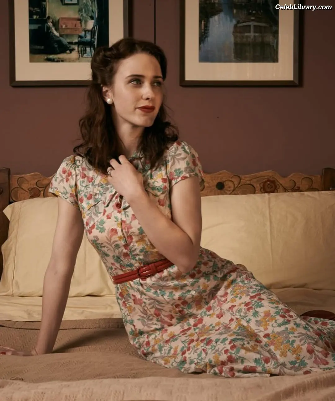 Rachel Brosnahan photo 14 of 1305