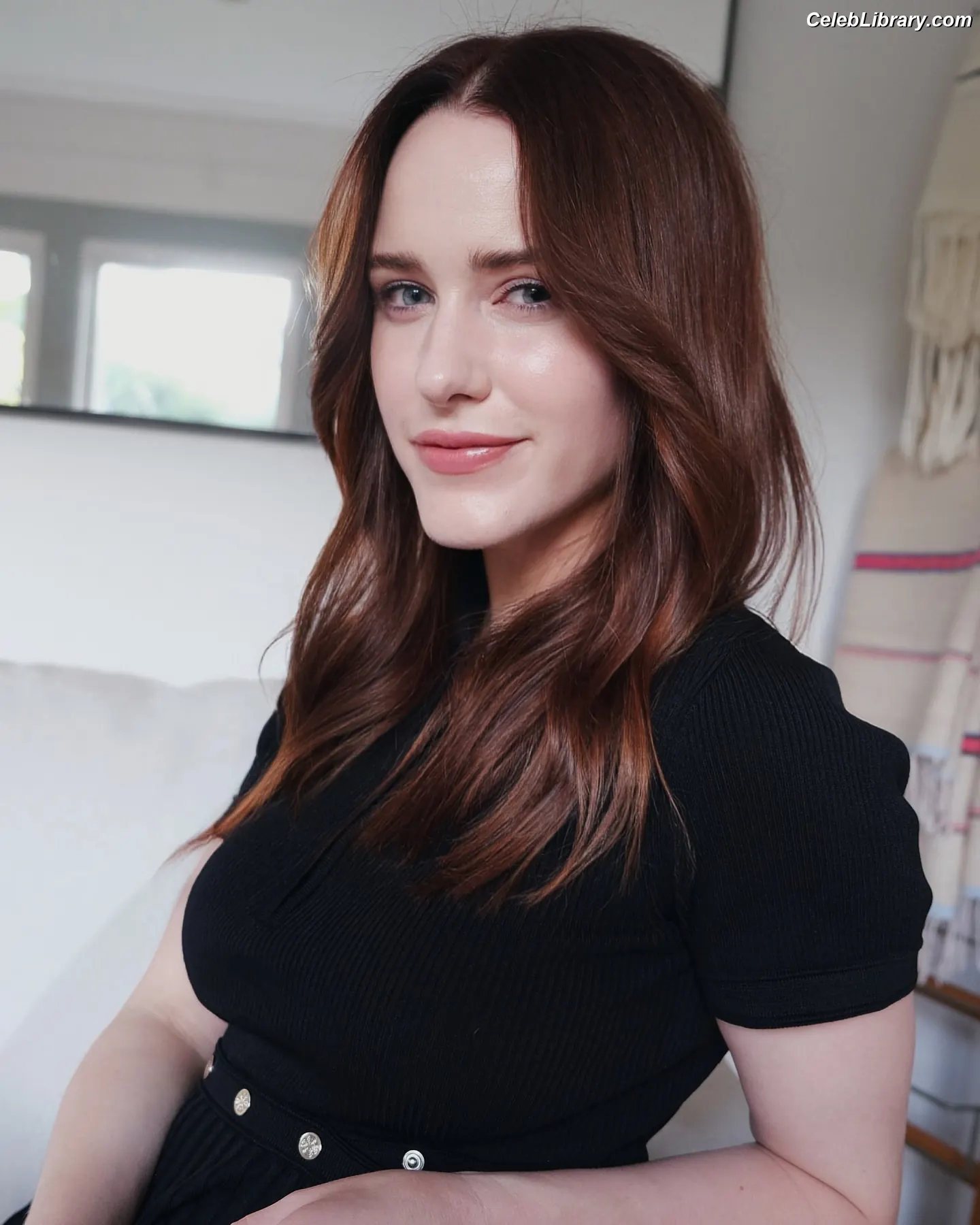 Rachel Brosnahan photo 19 of 1305