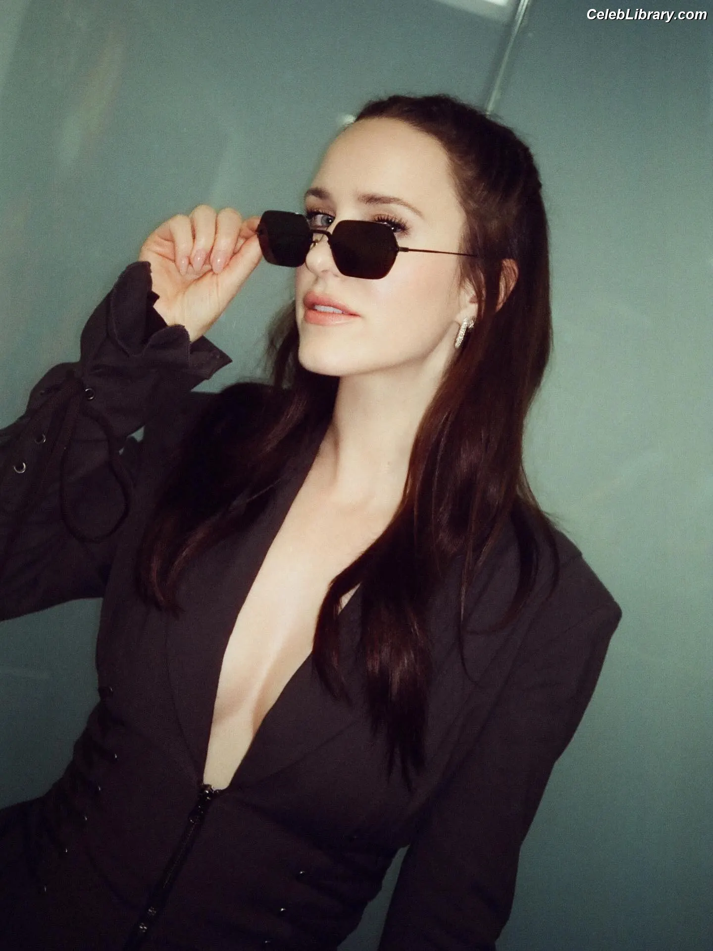 Rachel Brosnahan photo 1 of 1305