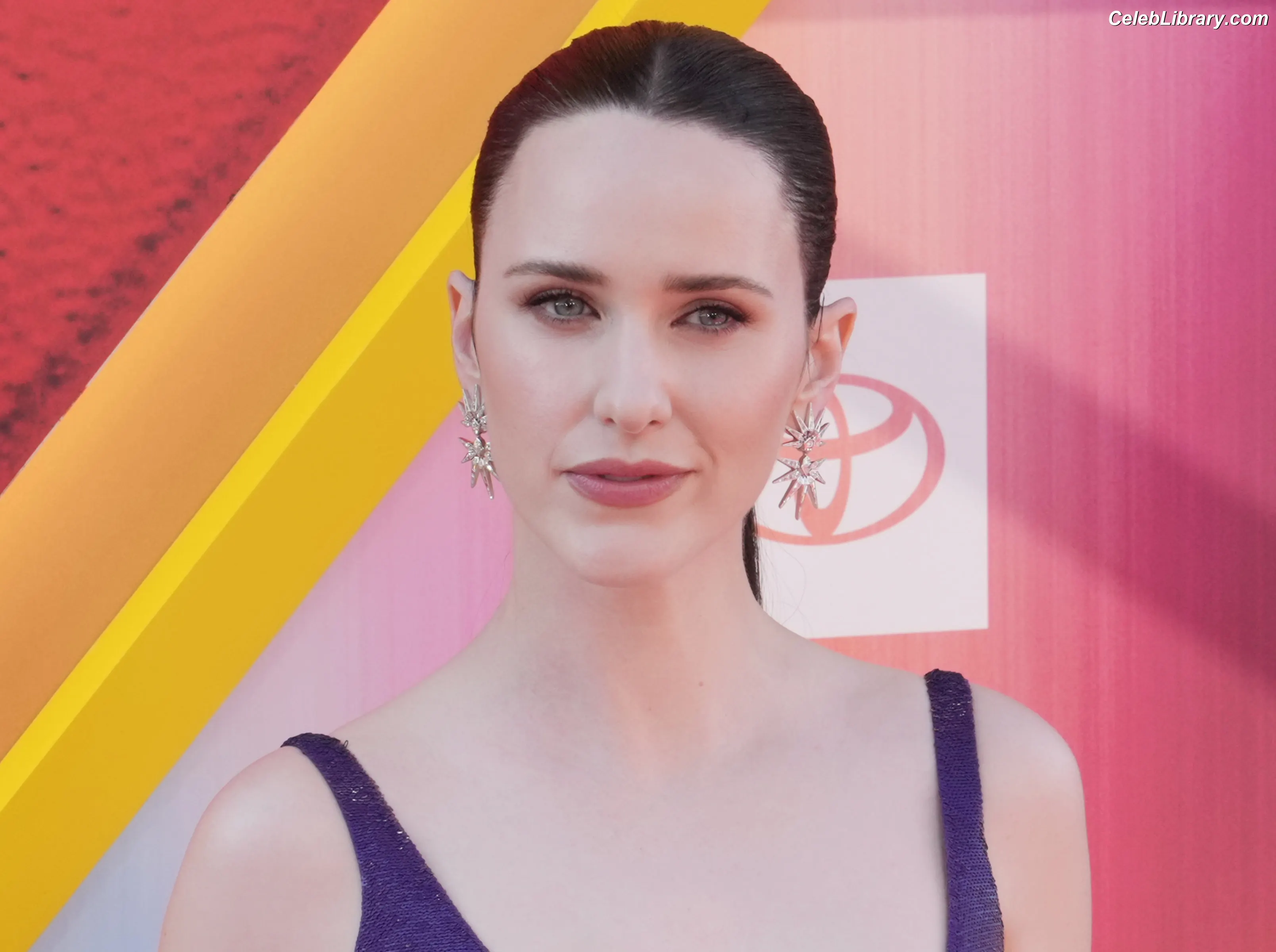 Rachel Brosnahan photo 22 of 1305