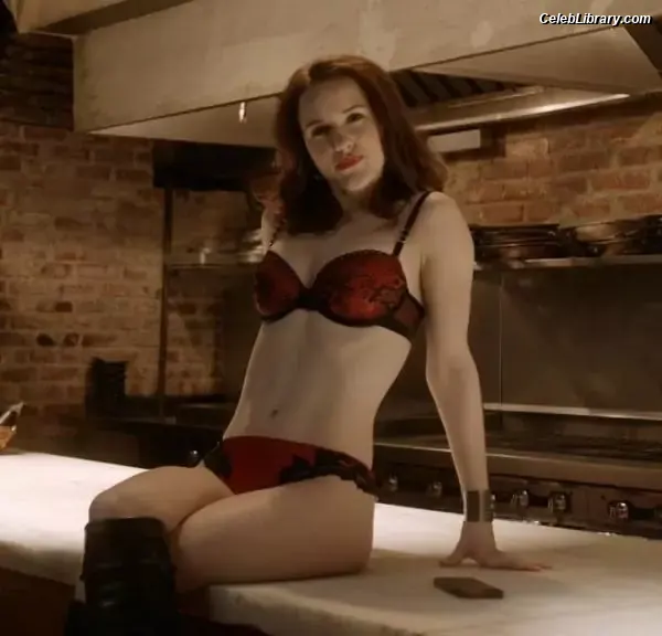 Rachel Brosnahan photo 11 of 1305