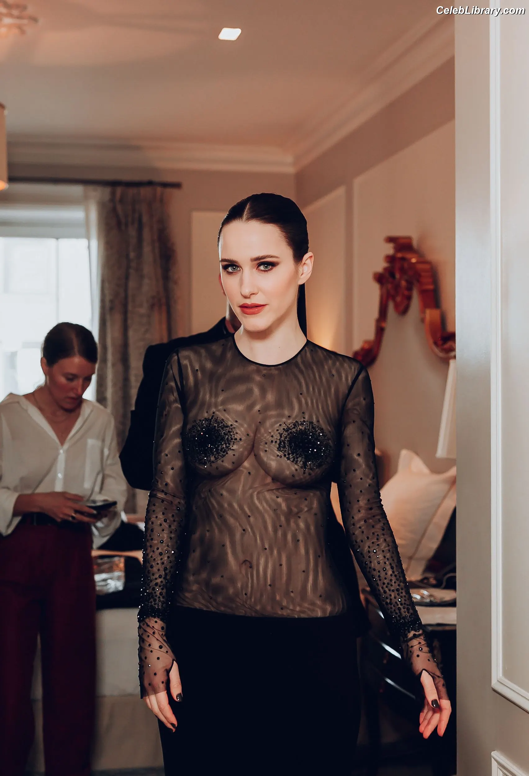Rachel Brosnahan photo 9 of 1305