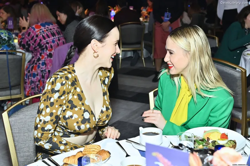Rachel Brosnahan photo 8 of 1301