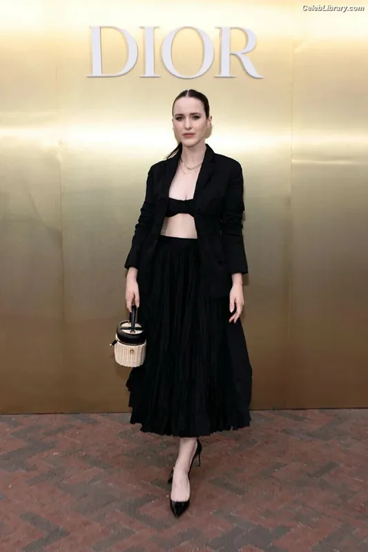 Rachel Brosnahan photo 19 of 1301