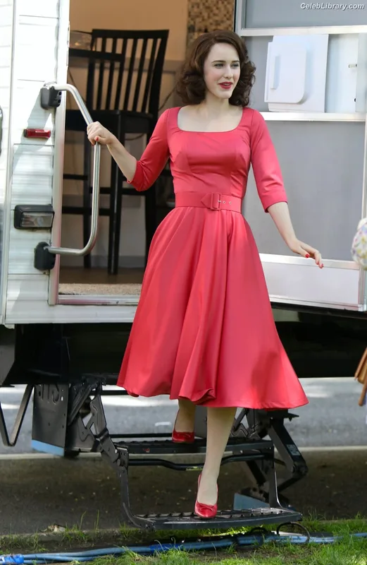 Rachel Brosnahan photo 24 of 1301
