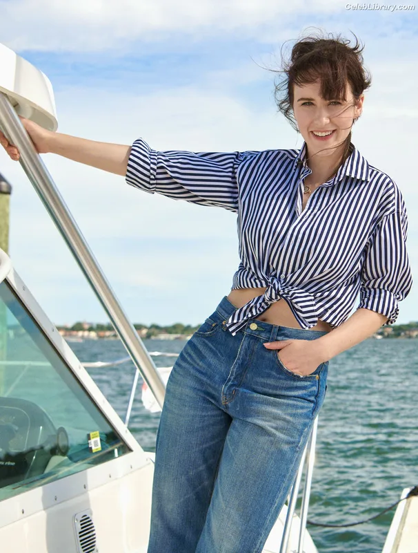 Rachel Brosnahan photo 9 of 1301