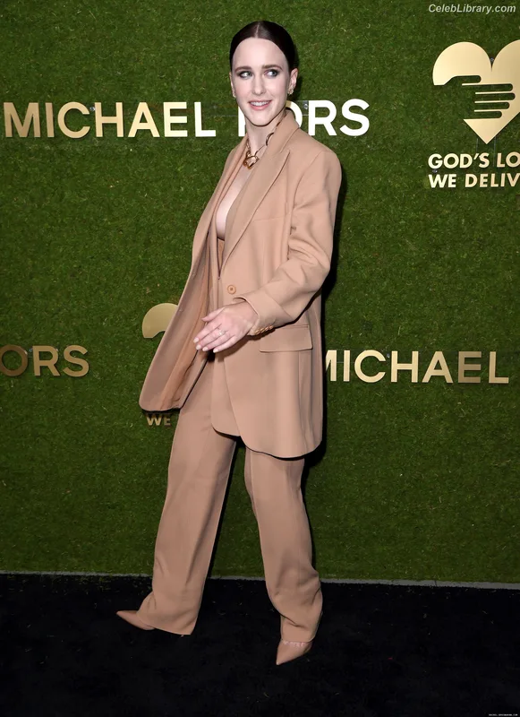 Rachel Brosnahan photo 13 of 1301