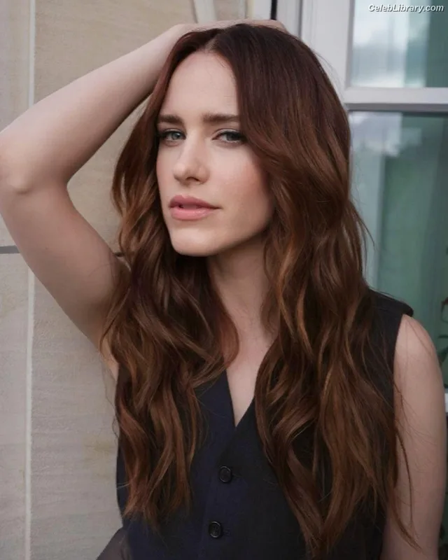 Rachel Brosnahan photo 19 of 1301