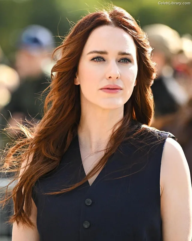 Rachel Brosnahan photo 24 of 1301