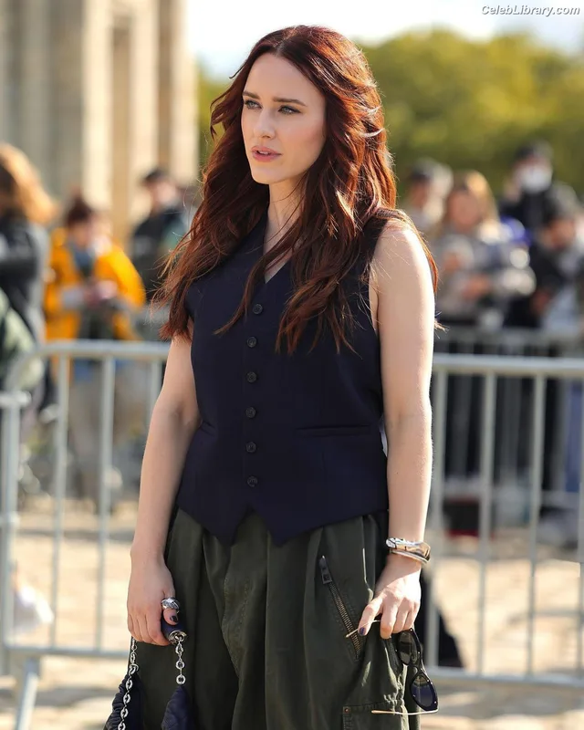 Rachel Brosnahan photo 3 of 1301