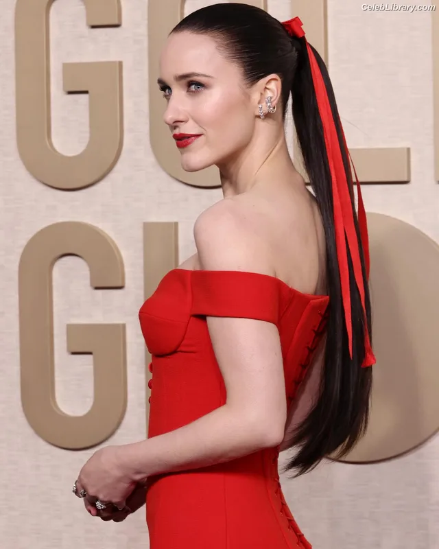Rachel Brosnahan photo 22 of 1301