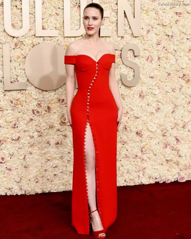 Rachel Brosnahan photo 4 of 1301