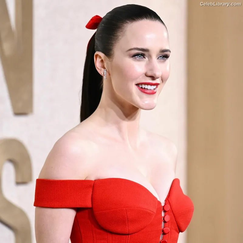 Rachel Brosnahan photo 7 of 1301