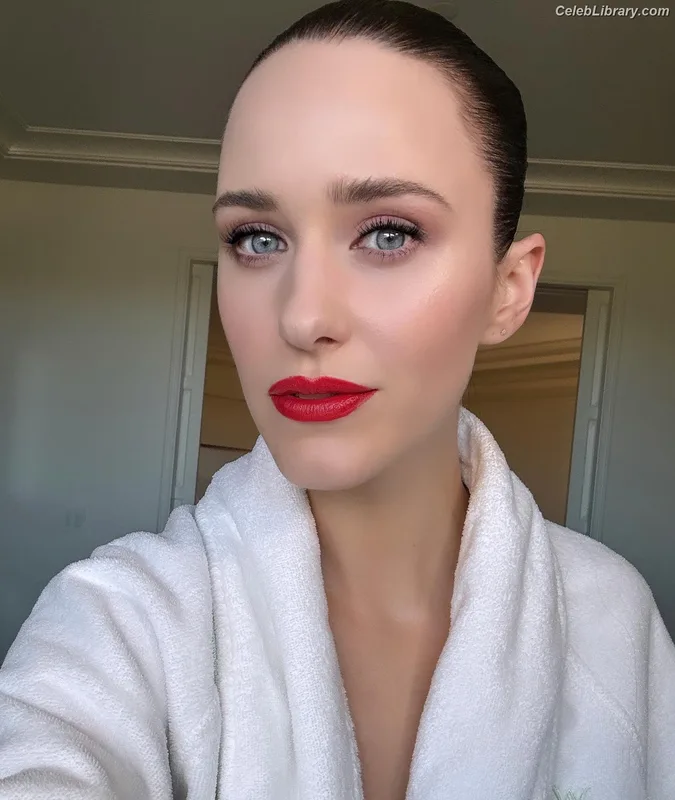 Rachel Brosnahan photo 10 of 1301