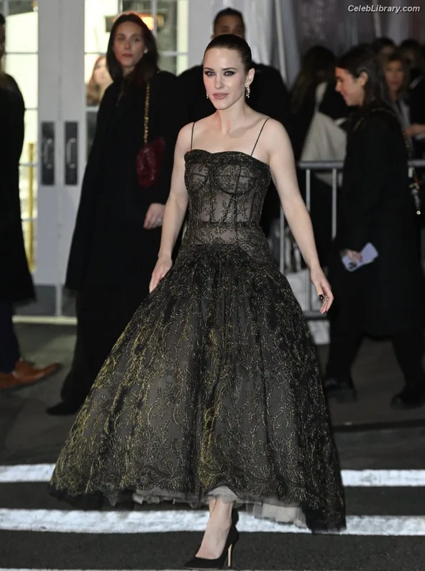 Rachel Brosnahan photo 20 of 1301