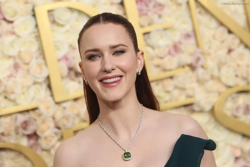 Rachel Brosnahan photo 9 of 1301