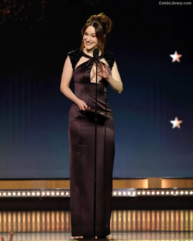 Rachel Brosnahan photo 12 of 1301