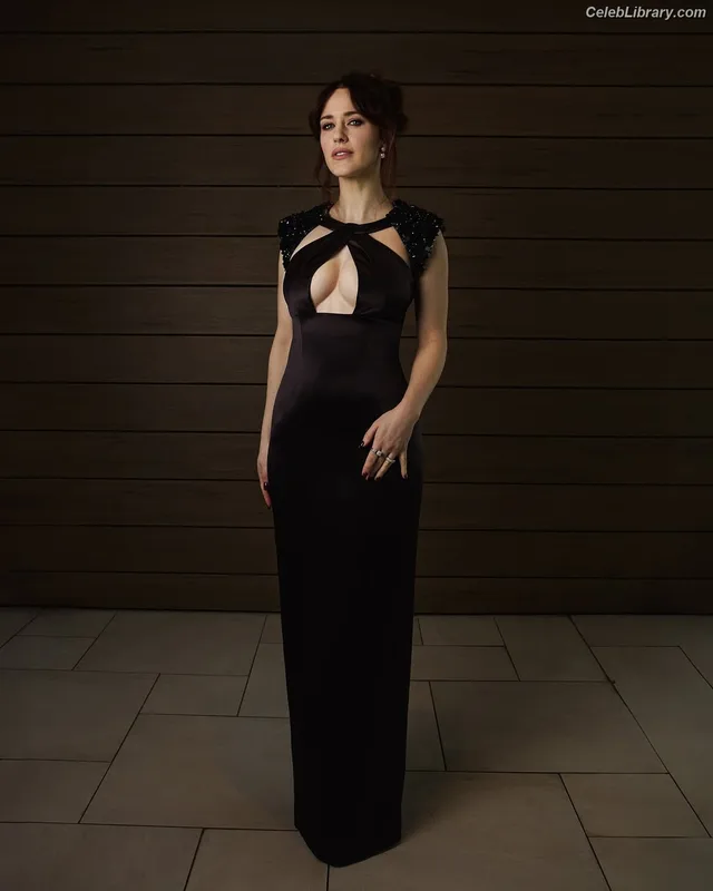 Rachel Brosnahan photo 21 of 1301