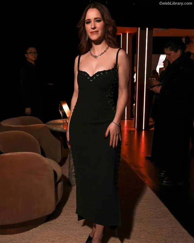 Rachel Brosnahan photo 22 of 1301