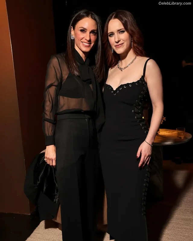Rachel Brosnahan photo 2 of 1301