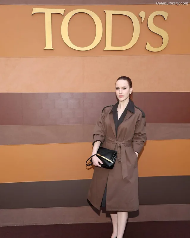 Rachel Brosnahan photo 14 of 1301